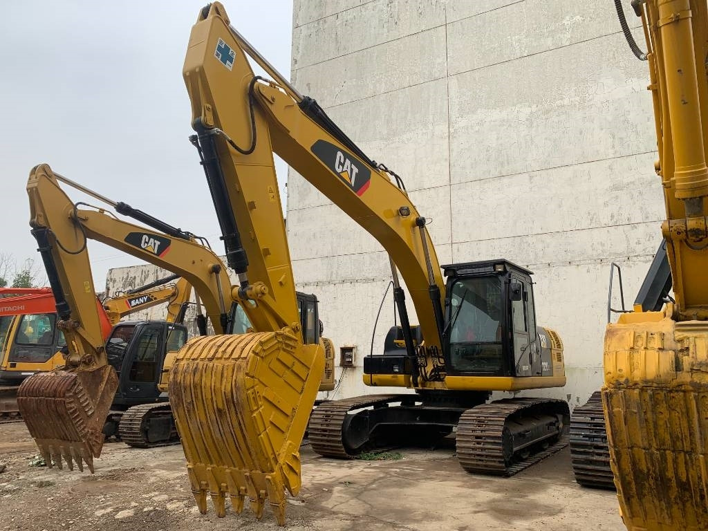 CAT 323 D L - Ekskavator perayap: gambar 1 CAT 323 D L - Ekskavator perayap: gambar 1