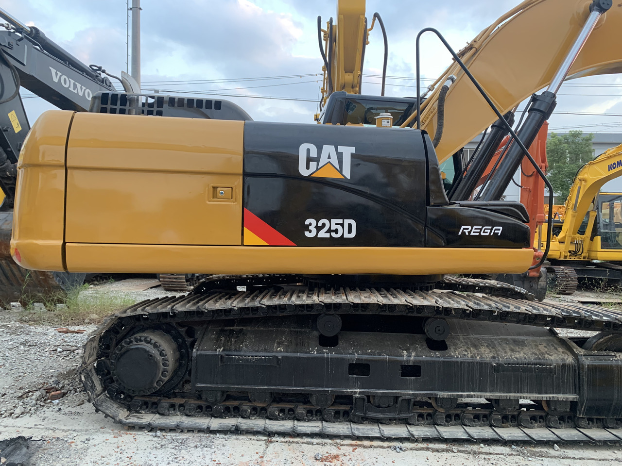 CATERPILLAR 325D - Ekskavator perayap: gambar 1 CATERPILLAR 325D - Ekskavator perayap: gambar 1