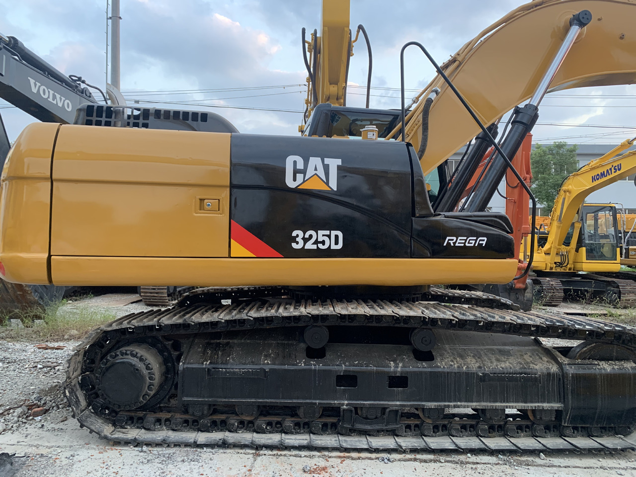 CATERPILLAR 325D - Ekskavator perayap: gambar 3 CATERPILLAR 325D - Ekskavator perayap: gambar 3