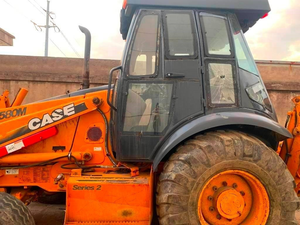 Case 580 M - Backhoe loader: gambar 2 Case 580 M - Backhoe loader: gambar 2