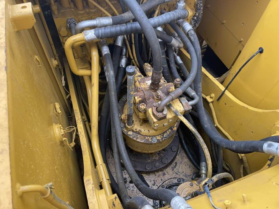 Caterpillar 320CL - Ekskavator: gambar 5 Caterpillar 320CL - Ekskavator: gambar 5