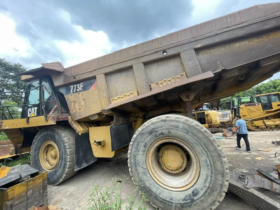 Caterpillar Cat 773f - Truk batu/ Dumper iebes: gambar 1 Caterpillar Cat 773f - Truk batu/ Dumper iebes: gambar 1