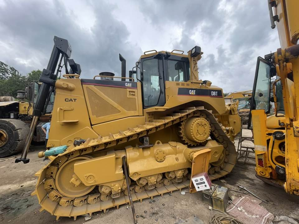 Caterpillar D8T - Bulldozer: gambar 1 Caterpillar D8T - Bulldozer: gambar 1