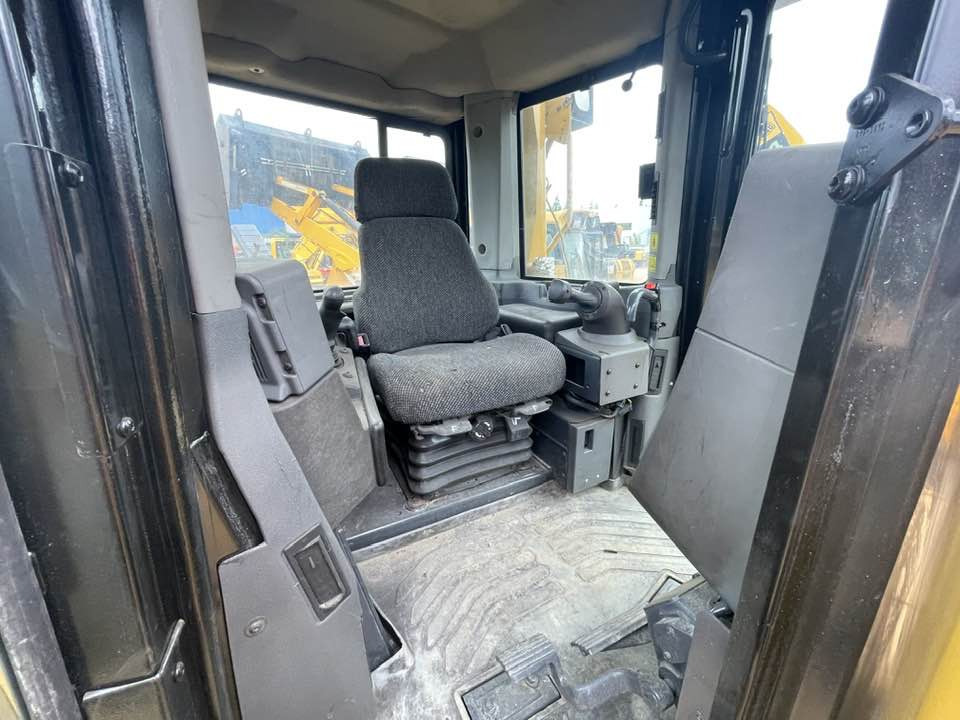 Caterpillar D8T - Bulldozer: gambar 2 Caterpillar D8T - Bulldozer: gambar 2