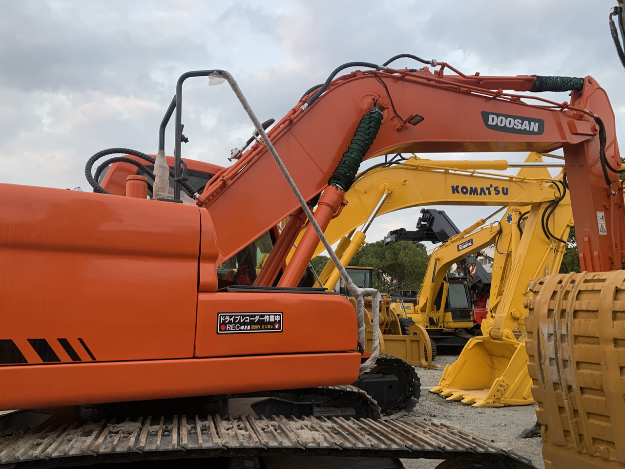 DOOSAN DX225LC - Ekskavator roda: gambar 2 DOOSAN DX225LC - Ekskavator roda: gambar 2