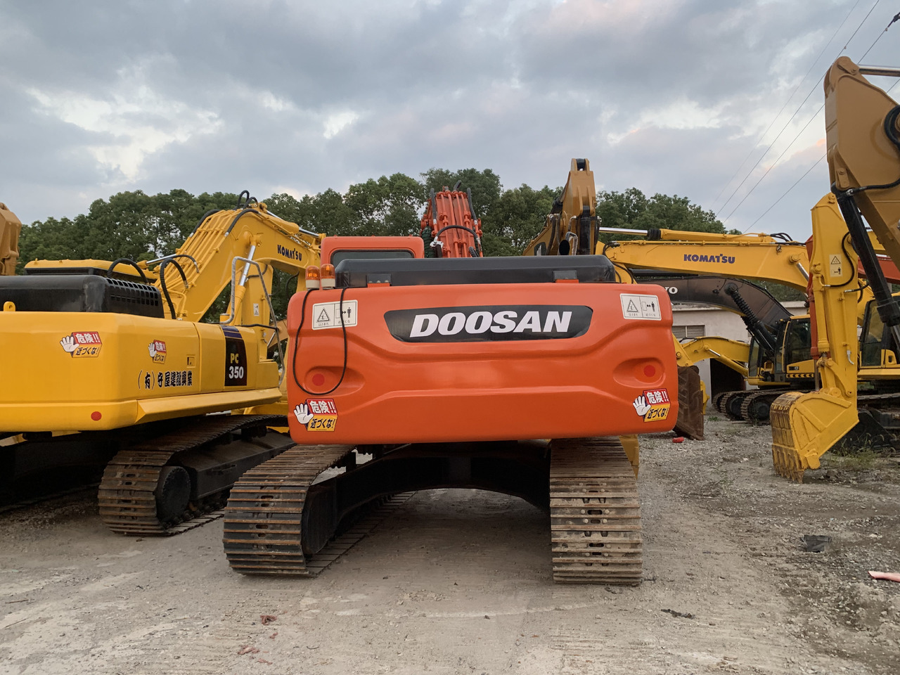 DOOSAN DX225LC - Ekskavator roda: gambar 1 DOOSAN DX225LC - Ekskavator roda: gambar 1