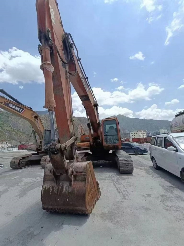 Doosan DX 225 DH225LC-9 - Ekskavator perayap: gambar 1 Doosan DX 225 DH225LC-9 - Ekskavator perayap: gambar 1