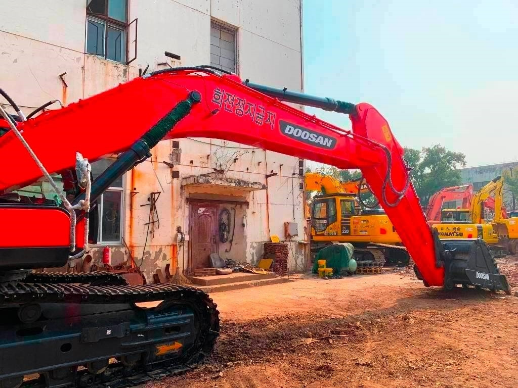 Doosan DX 340 LCA - Ekskavator perayap: gambar 2 Doosan DX 340 LCA - Ekskavator perayap: gambar 2