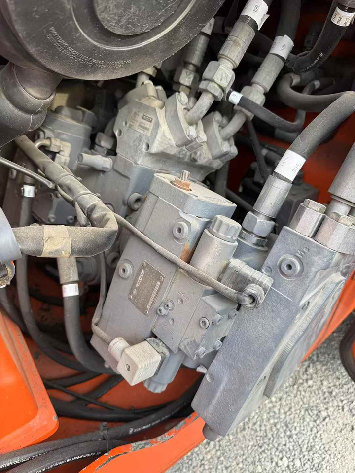 HAMM HD128 - Roller jalan: gambar 3 HAMM HD128 - Roller jalan: gambar 3