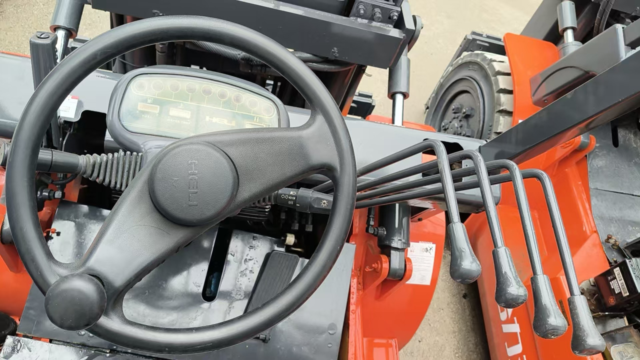 HELI 35 - Forklift: gambar 2 HELI 35 - Forklift: gambar 2
