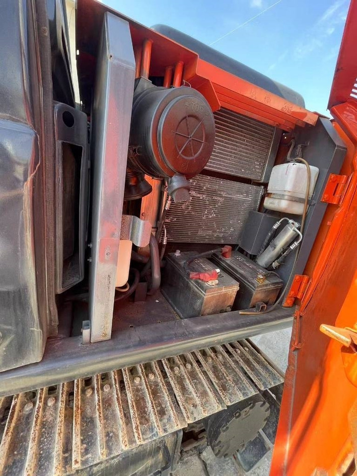 Hitachi ZX 120 - Ekskavator perayap: gambar 5 Hitachi ZX 120 - Ekskavator perayap: gambar 5