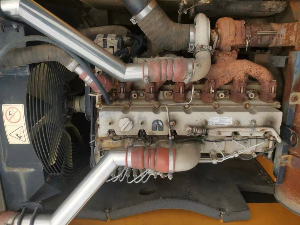 Hyundai 350L VS - Ekskavator perayap: gambar 4 Hyundai 350L VS - Ekskavator perayap: gambar 4