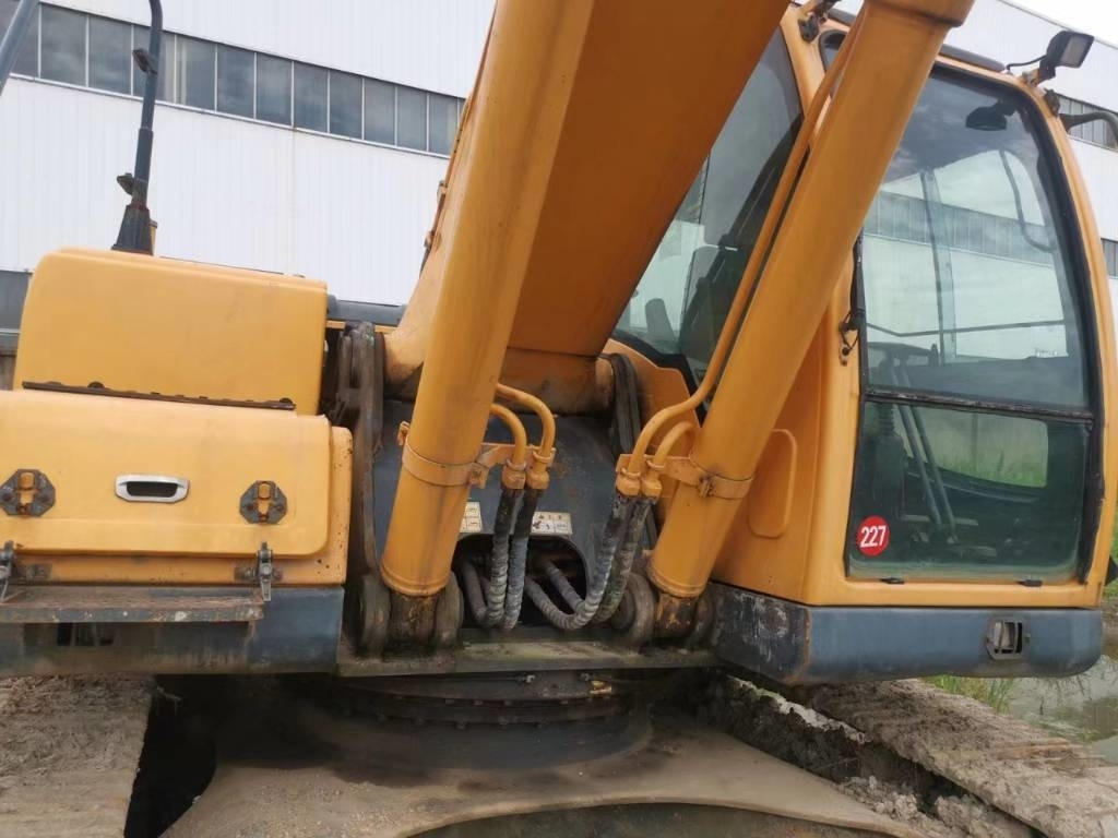 Hyundai 350L VS - Ekskavator perayap: gambar 2 Hyundai 350L VS - Ekskavator perayap: gambar 2