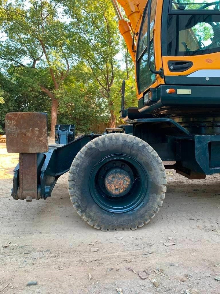 Hyundai R210W-9 - Ekskavator perayap: gambar 4 Hyundai R210W-9 - Ekskavator perayap: gambar 4