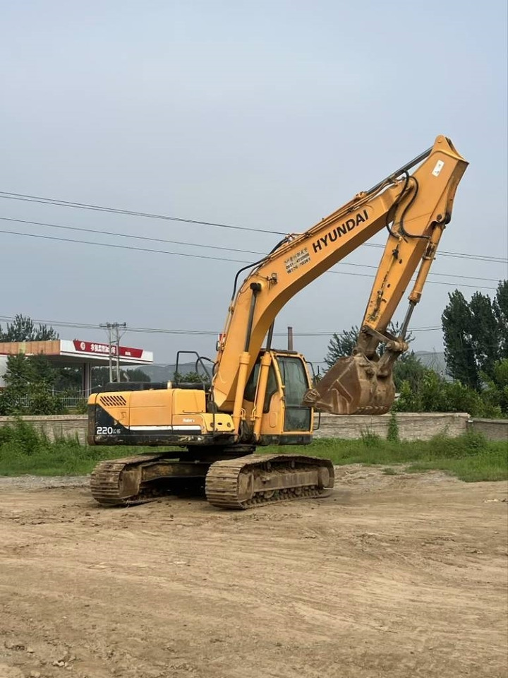 Hyundai R220-9S - Ekskavator perayap: gambar 1 Hyundai R220-9S - Ekskavator perayap: gambar 1