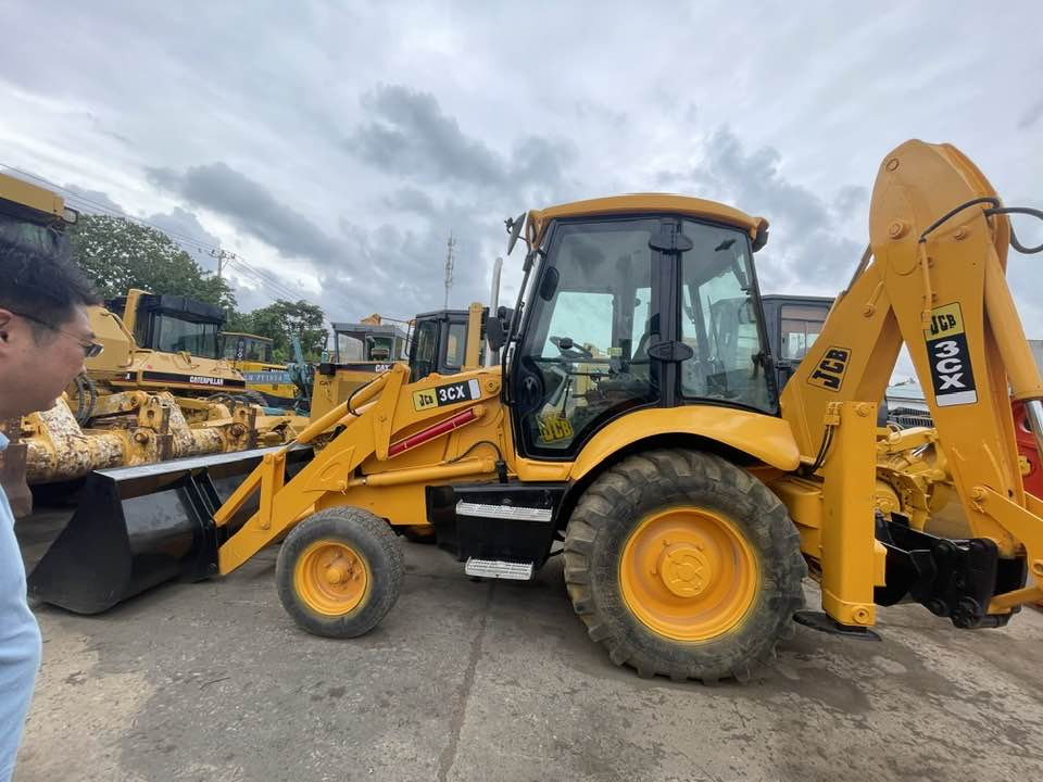 JCB 3Cx - Backhoe loader: gambar 1 JCB 3Cx - Backhoe loader: gambar 1