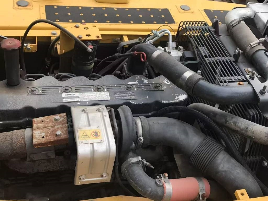 Komatsu PC 200-8 - Ekskavator perayap: gambar 3 Komatsu PC 200-8 - Ekskavator perayap: gambar 3