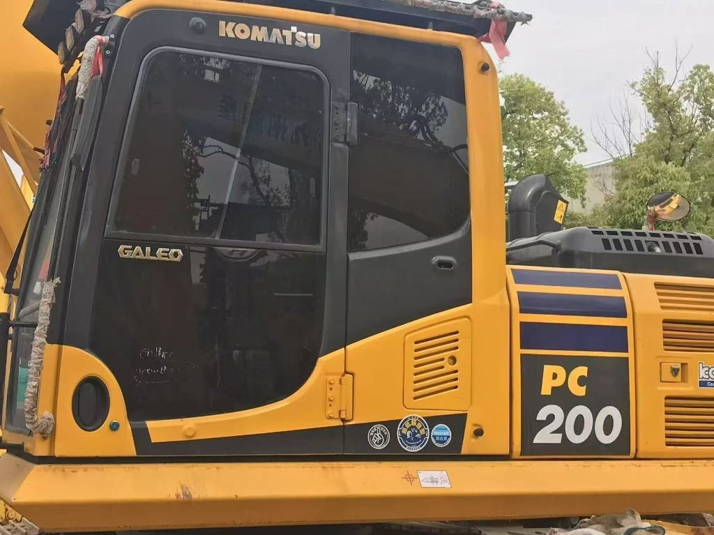 Komatsu PC 200-8 - Ekskavator perayap: gambar 2 Komatsu PC 200-8 - Ekskavator perayap: gambar 2
