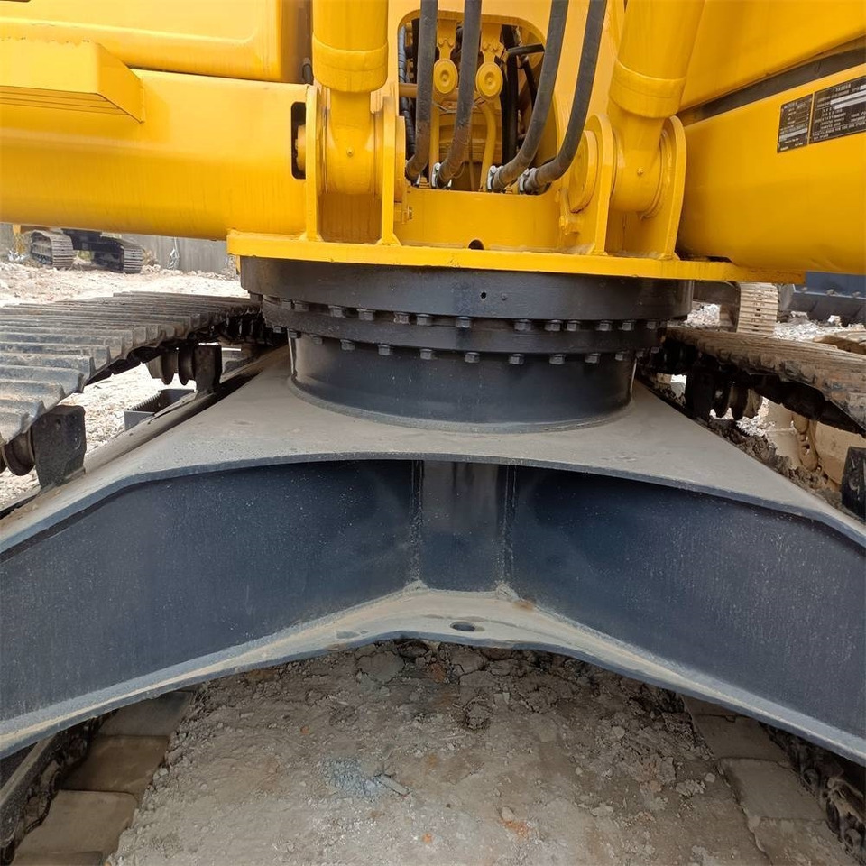 Komatsu PC 200 - Ekskavator perayap: gambar 5 Komatsu PC 200 - Ekskavator perayap: gambar 5