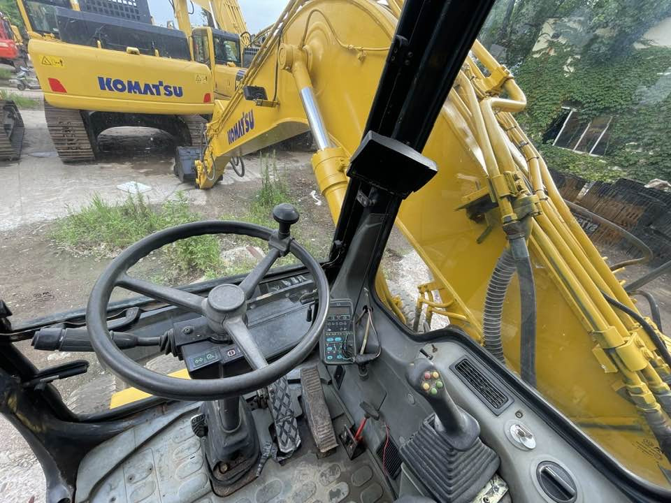 Komatsu PC160LC-7/-8 - Ekskavator roda: gambar 2 Komatsu PC160LC-7/-8 - Ekskavator roda: gambar 2