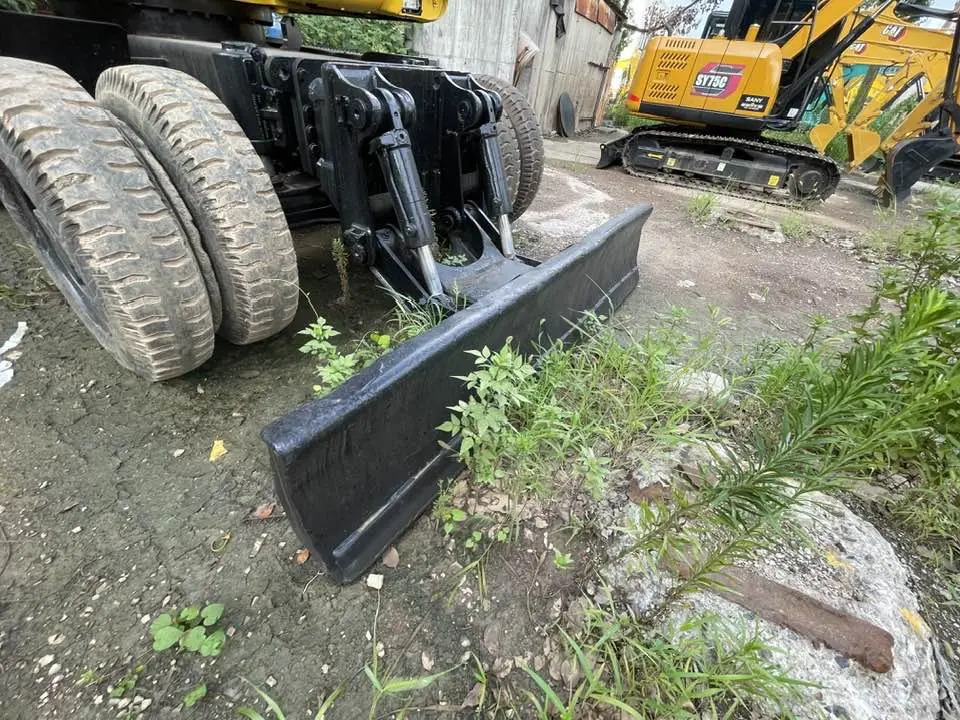 Komatsu PW160-11 - Ekskavator roda: gambar 3 Komatsu PW160-11 - Ekskavator roda: gambar 3