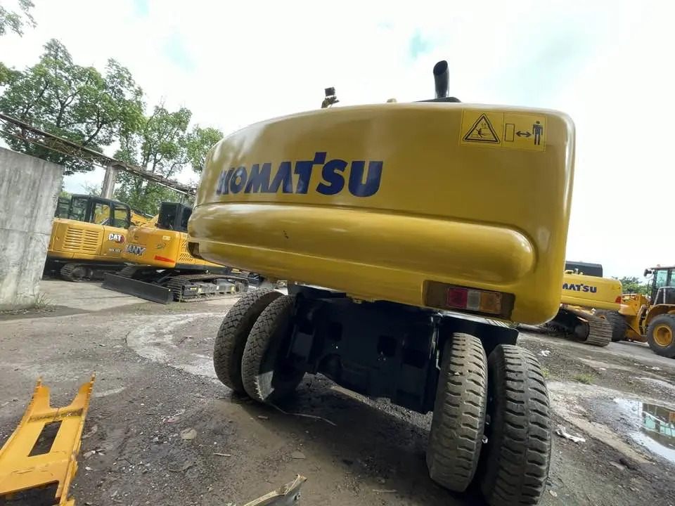 Komatsu PW160-11 - Ekskavator roda: gambar 5 Komatsu PW160-11 - Ekskavator roda: gambar 5