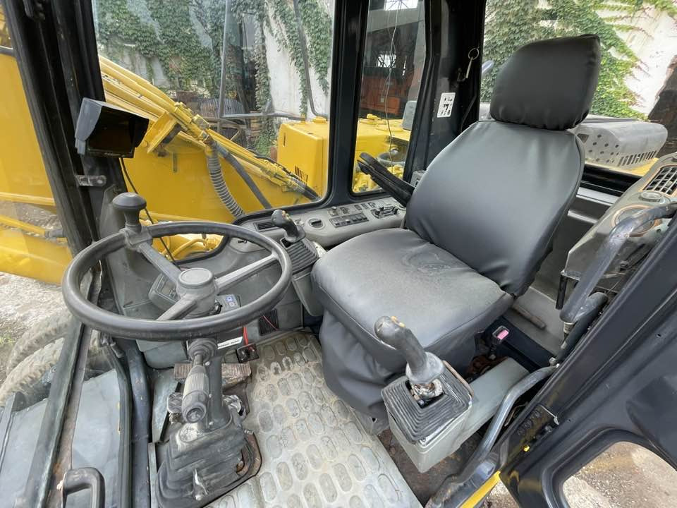 Komatsu PW160-8 - Ekskavator roda: gambar 5 Komatsu PW160-8 - Ekskavator roda: gambar 5