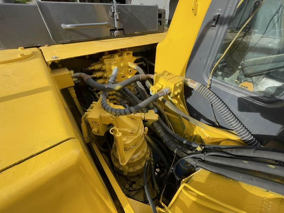 Komatsu PW160-8 - Ekskavator roda: gambar 4 Komatsu PW160-8 - Ekskavator roda: gambar 4