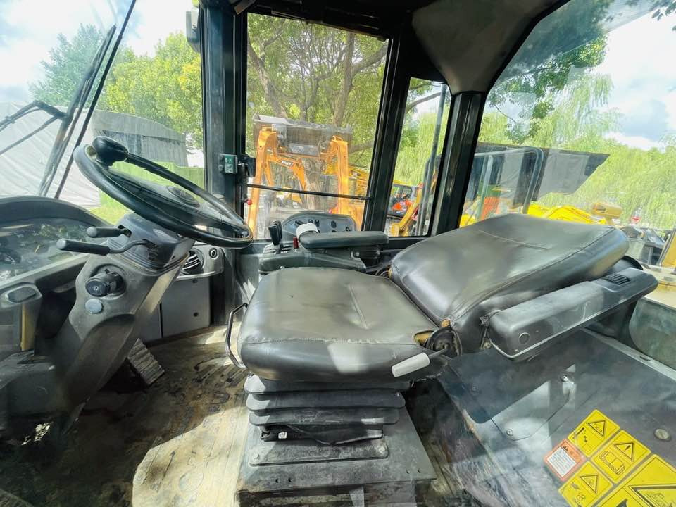 Komatsu WA380-8 - Wheel loader: gambar 1 Komatsu WA380-8 - Wheel loader: gambar 1