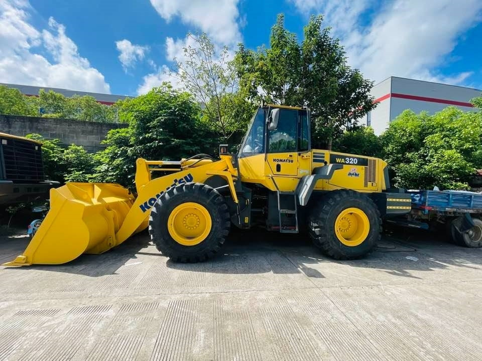 Wheel loader Komatsu WA380-8: gambar 1