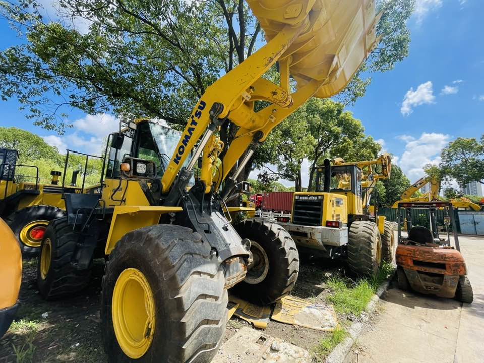 Komatsu WA380-8 - Wheel loader: gambar 1 Komatsu WA380-8 - Wheel loader: gambar 1