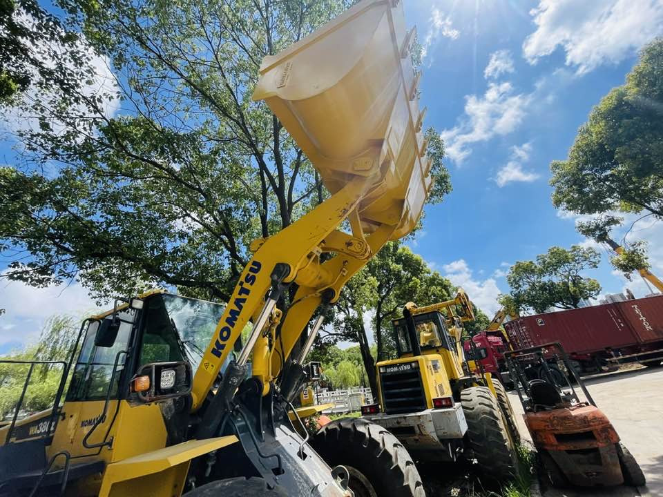 Komatsu WA380-8 - Wheel loader: gambar 5 Komatsu WA380-8 - Wheel loader: gambar 5