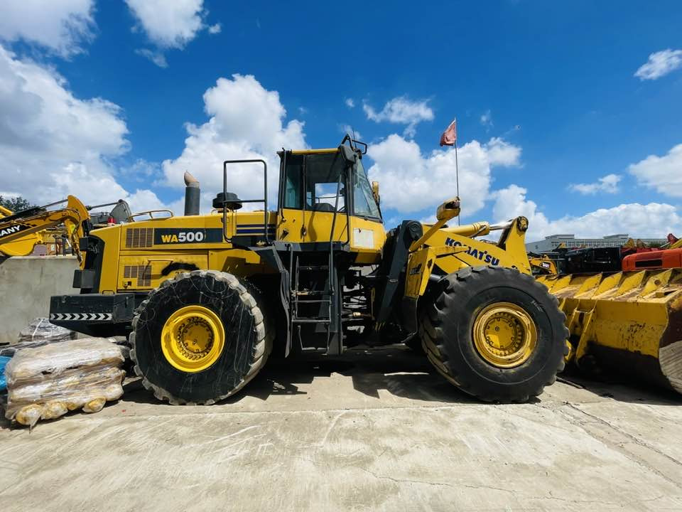 Komatsu WA500-8 - Wheel loader: gambar 1 Komatsu WA500-8 - Wheel loader: gambar 1