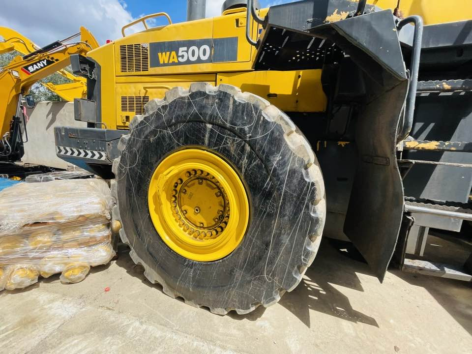 Komatsu WA500-8 - Wheel loader: gambar 4 Komatsu WA500-8 - Wheel loader: gambar 4