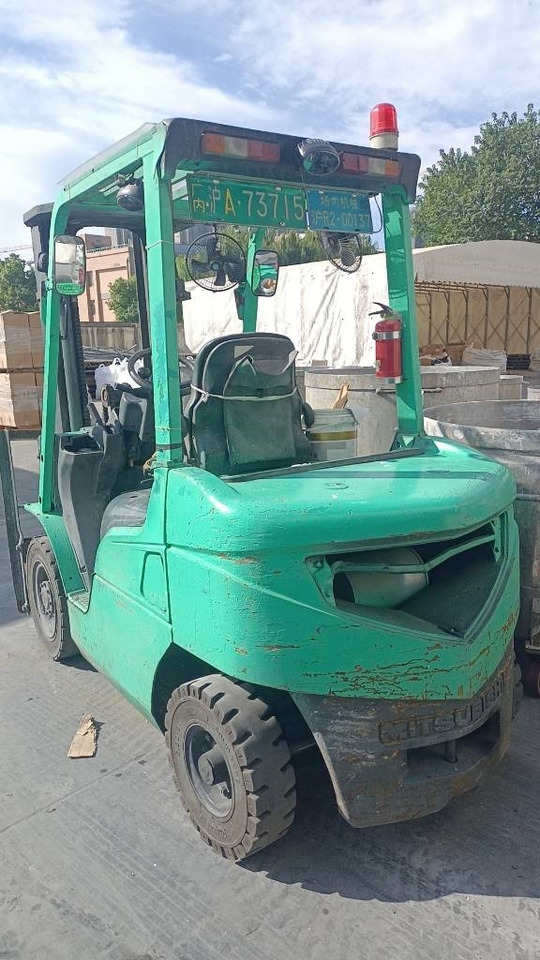 Mitsubishi FD 25 - Forklift diesel: gambar 1 Mitsubishi FD 25 - Forklift diesel: gambar 1
