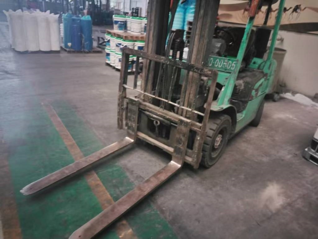 Mitsubishi FD 25 - Forklift diesel: gambar 3 Mitsubishi FD 25 - Forklift diesel: gambar 3