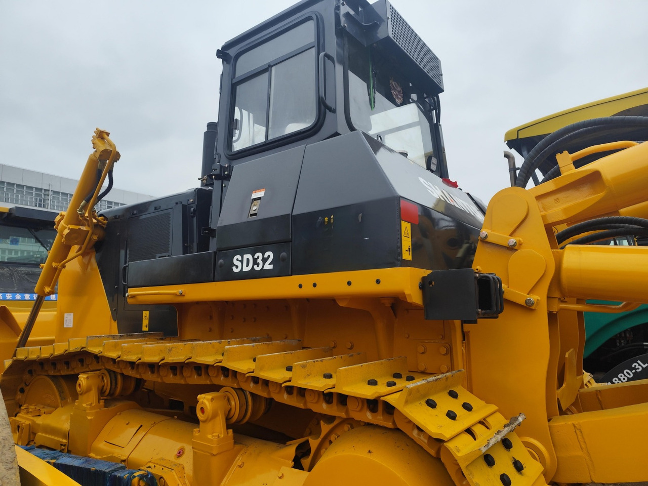SHANTUI SD32 - Bulldozer: gambar 2 SHANTUI SD32 - Bulldozer: gambar 2