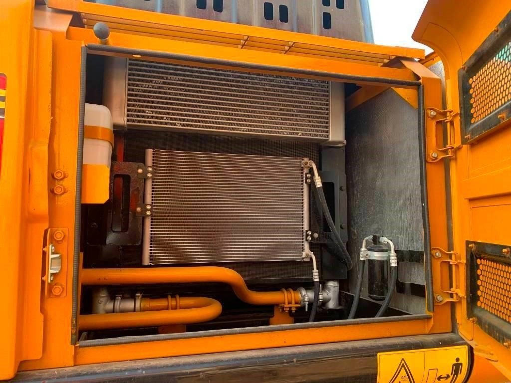 Sany SY 235 H - Ekskavator perayap: gambar 5 Sany SY 235 H - Ekskavator perayap: gambar 5