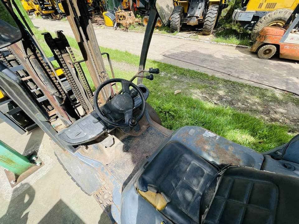 Toyota 02-8 FDF-30 - Forklift diesel: gambar 1 Toyota 02-8 FDF-30 - Forklift diesel: gambar 1