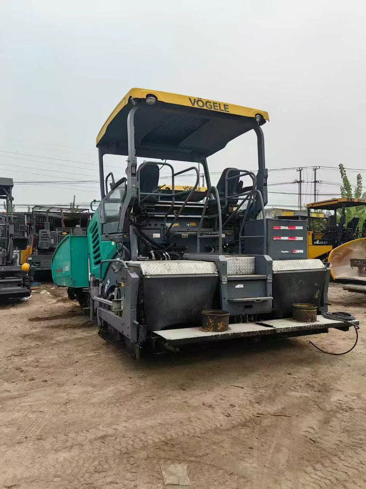 Vogele SUPER 1880-3L - Paver aspal: gambar 3 Vogele SUPER 1880-3L - Paver aspal: gambar 3