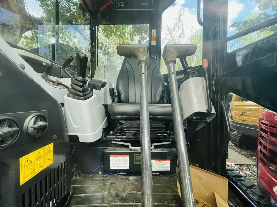 Yanmar ViO80-1A - Ekskavator mini: gambar 3 Yanmar ViO80-1A - Ekskavator mini: gambar 3