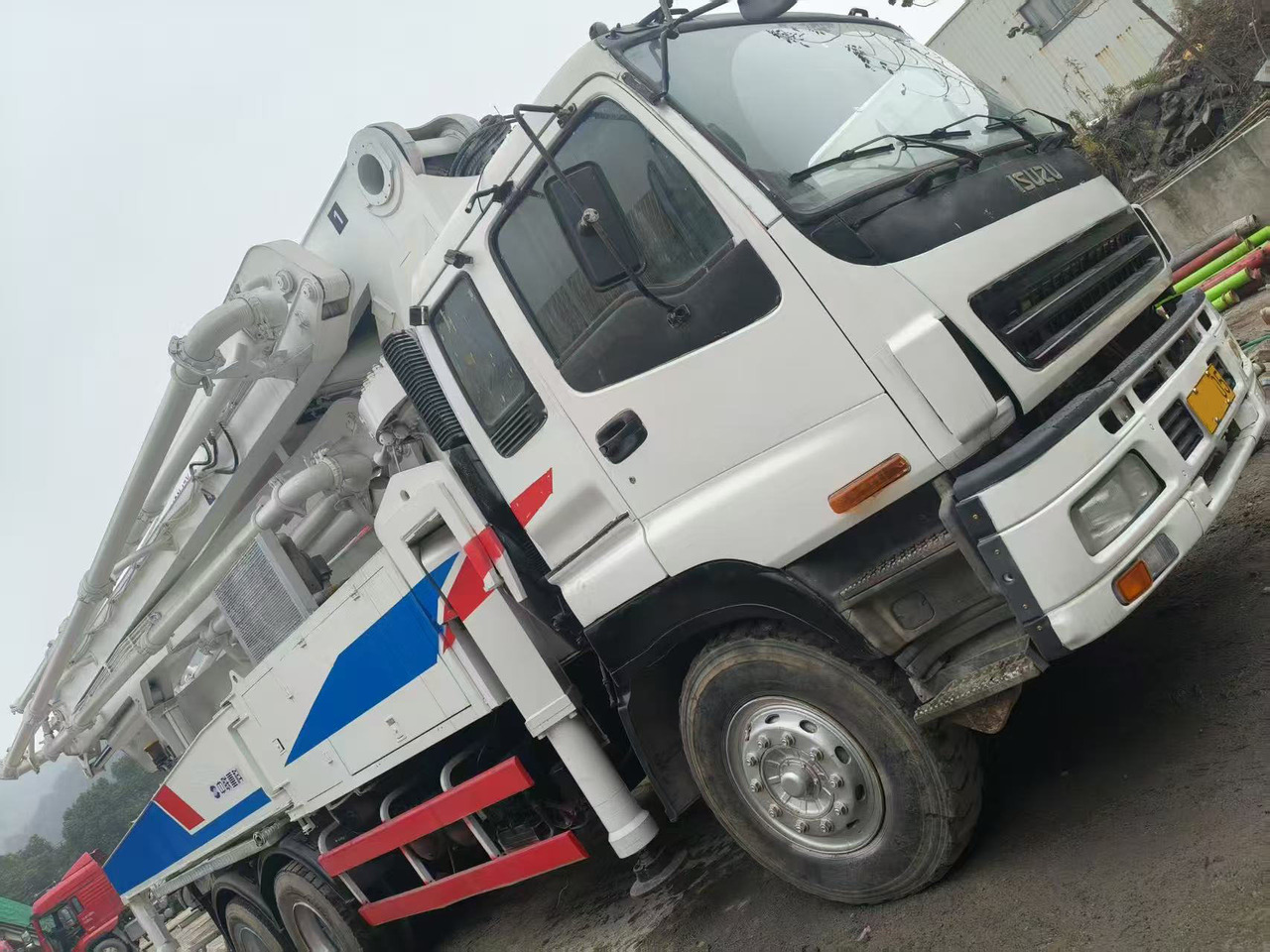 ZOOMLION ZLJ5335THB - Truk pompa beton: gambar 2 ZOOMLION ZLJ5335THB - Truk pompa beton: gambar 2