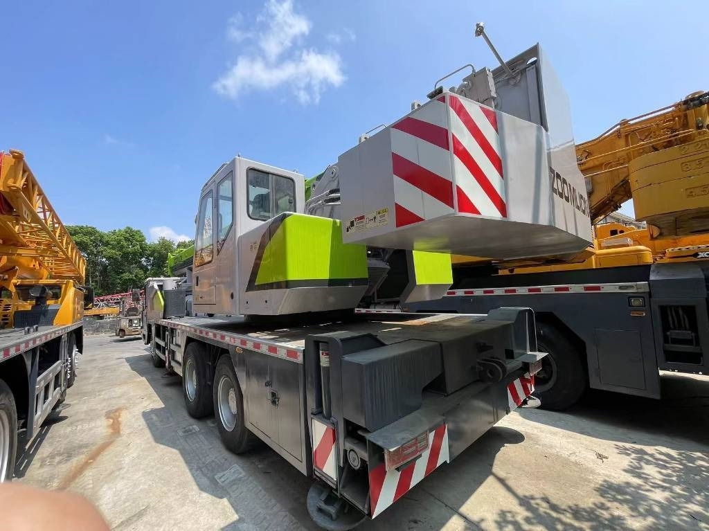 Zoomlion ZTC251V - Derek bergerak: gambar 3 Zoomlion ZTC251V - Derek bergerak: gambar 3