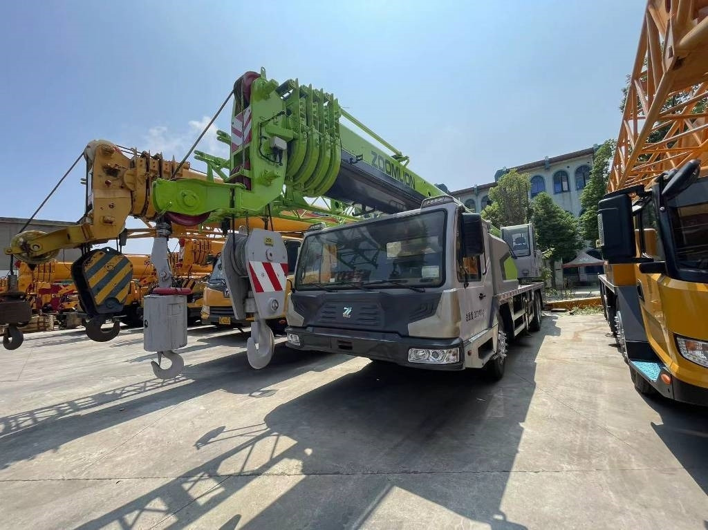 Zoomlion ZTC251V - Derek bergerak: gambar 1 Zoomlion ZTC251V - Derek bergerak: gambar 1