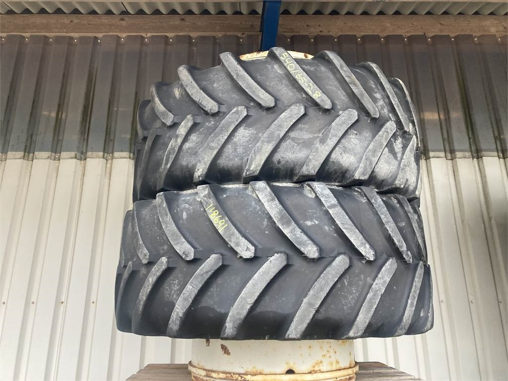 540/65R28 - Ban: gambar 1 540/65R28 - Ban: gambar 1