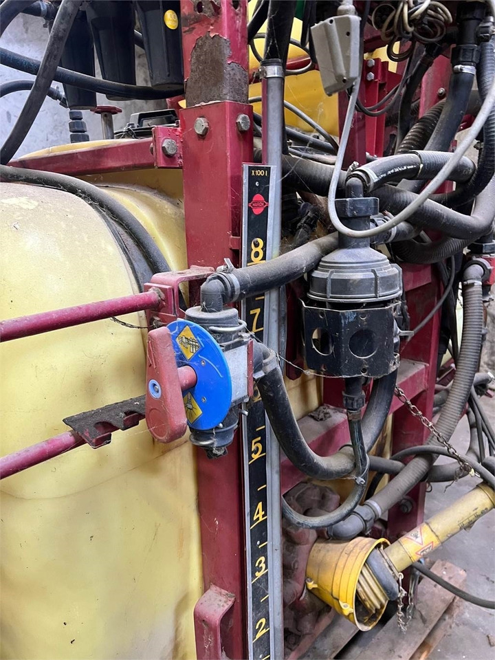 Hardi 800 L MED 12 BOM - Penyemprot traktor: gambar 4 Hardi 800 L MED 12 BOM - Penyemprot traktor: gambar 4