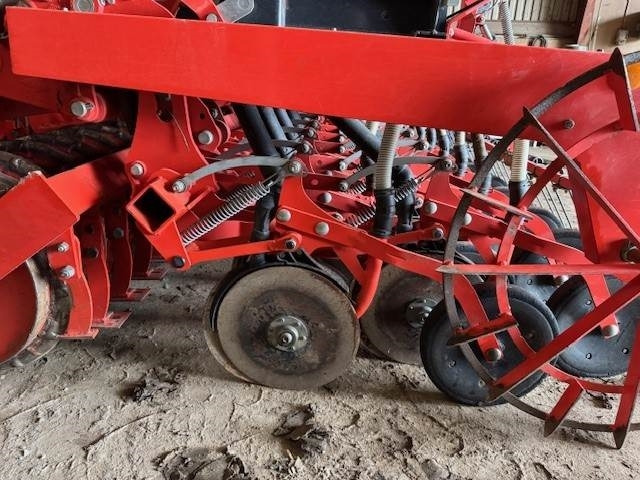 Kuhn SITERA 4000 + TF1500 - Menggabungkan bor benih: gambar 4 Kuhn SITERA 4000 + TF1500 - Menggabungkan bor benih: gambar 4
