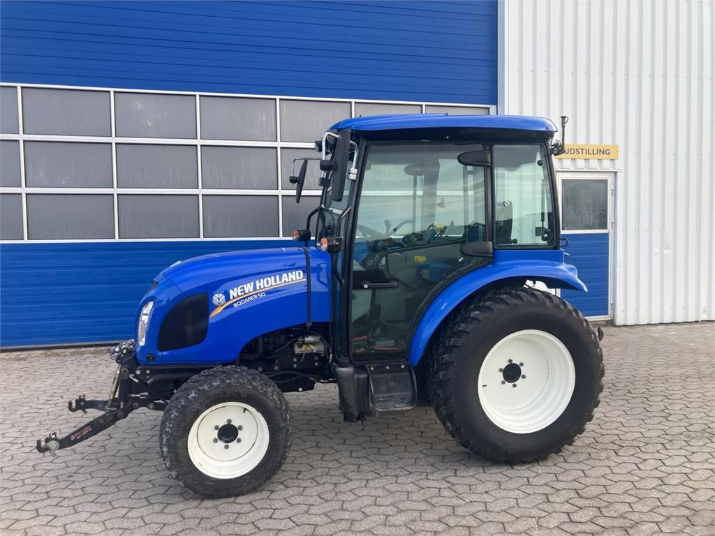 New Holland BOOMER 50 HST - Traktor kota: gambar 1 New Holland BOOMER 50 HST - Traktor kota: gambar 1