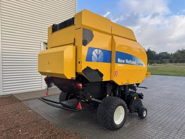 New Holland BR7070 - Baler bulat: gambar 3 New Holland BR7070 - Baler bulat: gambar 3