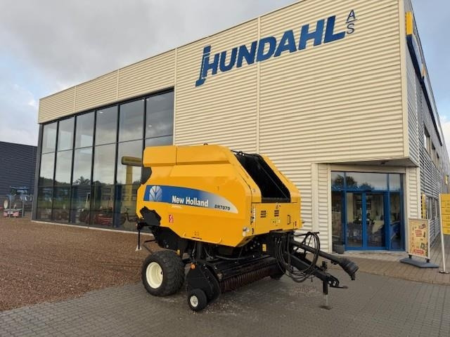 New Holland BR7070 - Baler bulat: gambar 1 New Holland BR7070 - Baler bulat: gambar 1